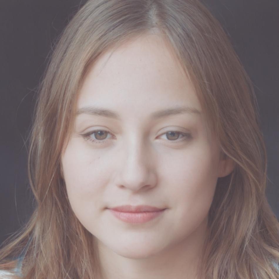 Siriporn Chen, Senior Financial Analyst